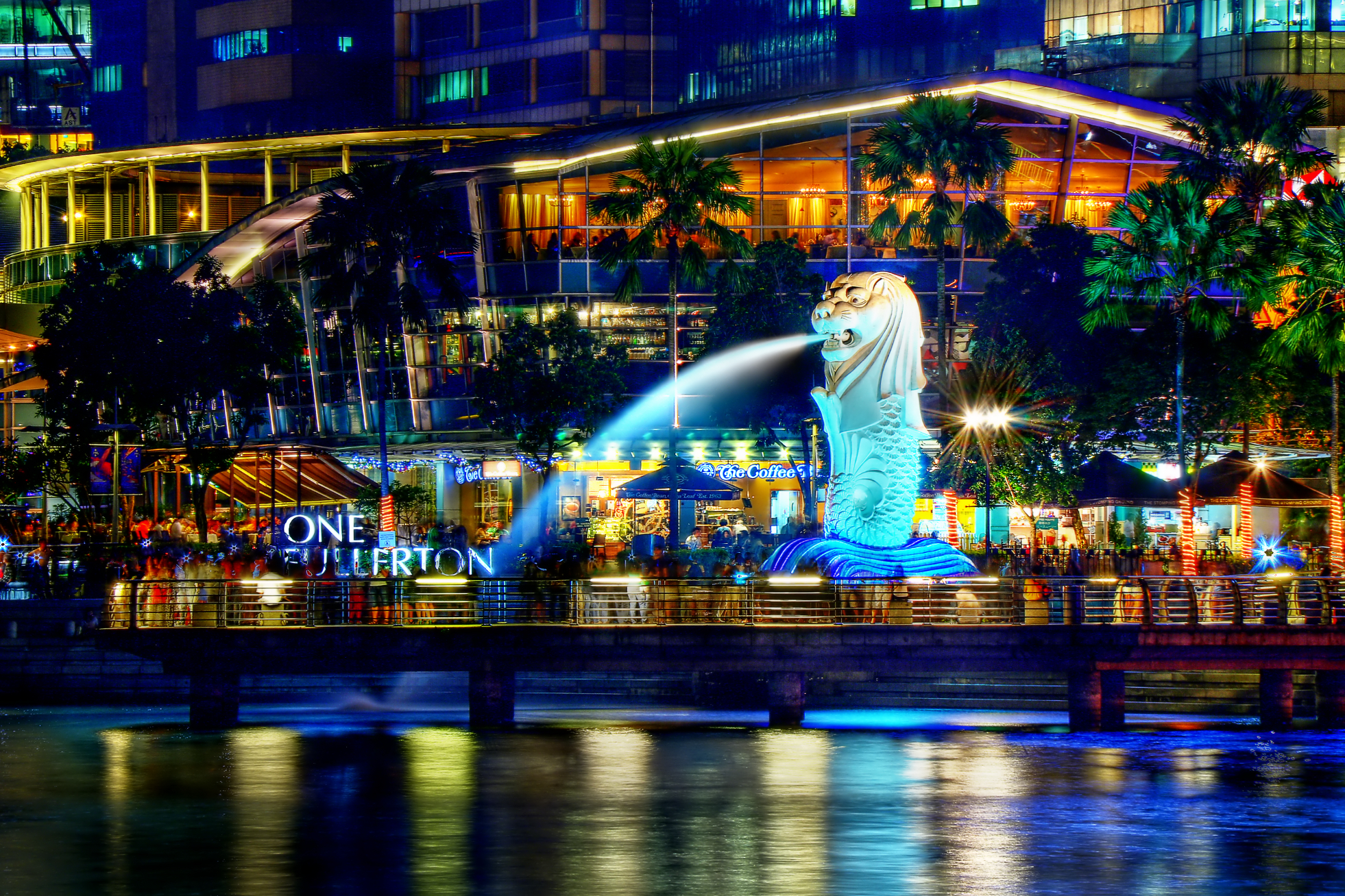 A_Night_Perspective_on_the_Singapore_Merlion_(8347645113)